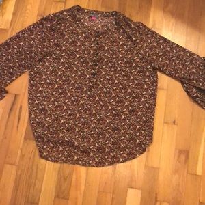 VINCE CAMUTO RUFFLED SLEEVE BLOUSE L